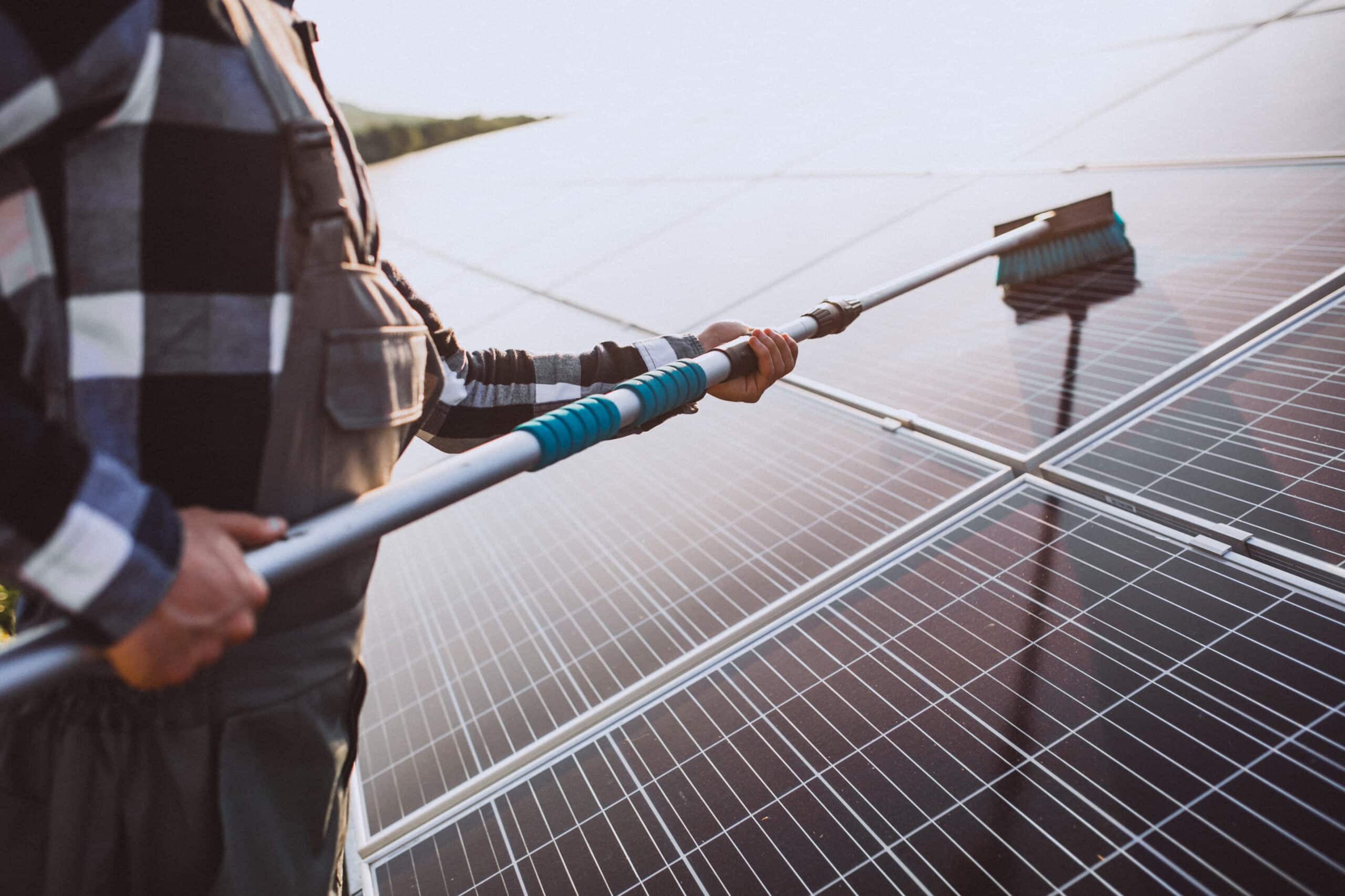 Limpieza de placas solares en Guadalajara